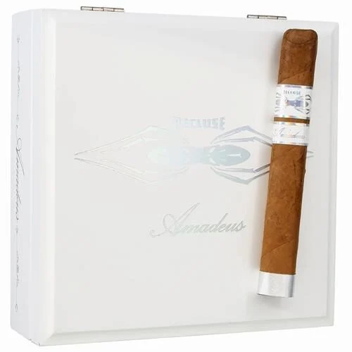 Recluse Amadeus White Sidewinder No. 3